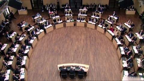 Blick von oben auf den Plenarsaal des Bundesrats