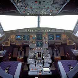 Cockpit in einem Airbus